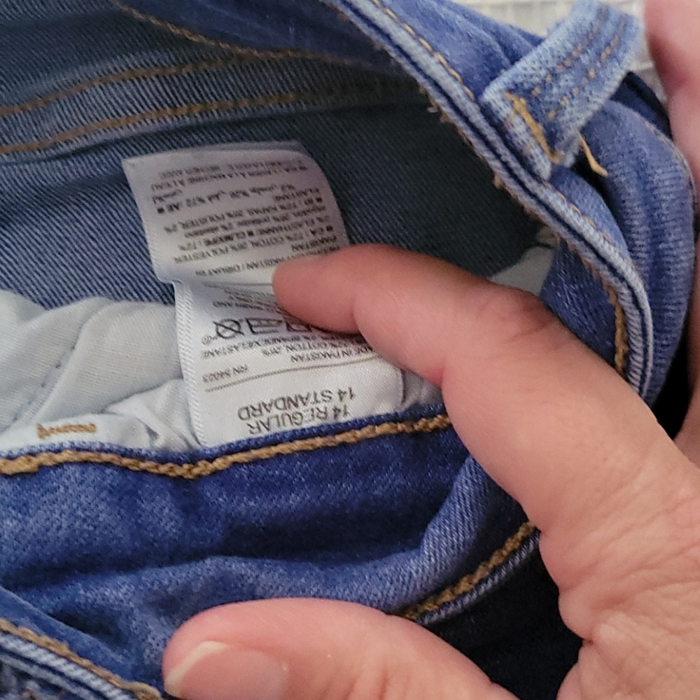 Jeans - Picture 2 of 3